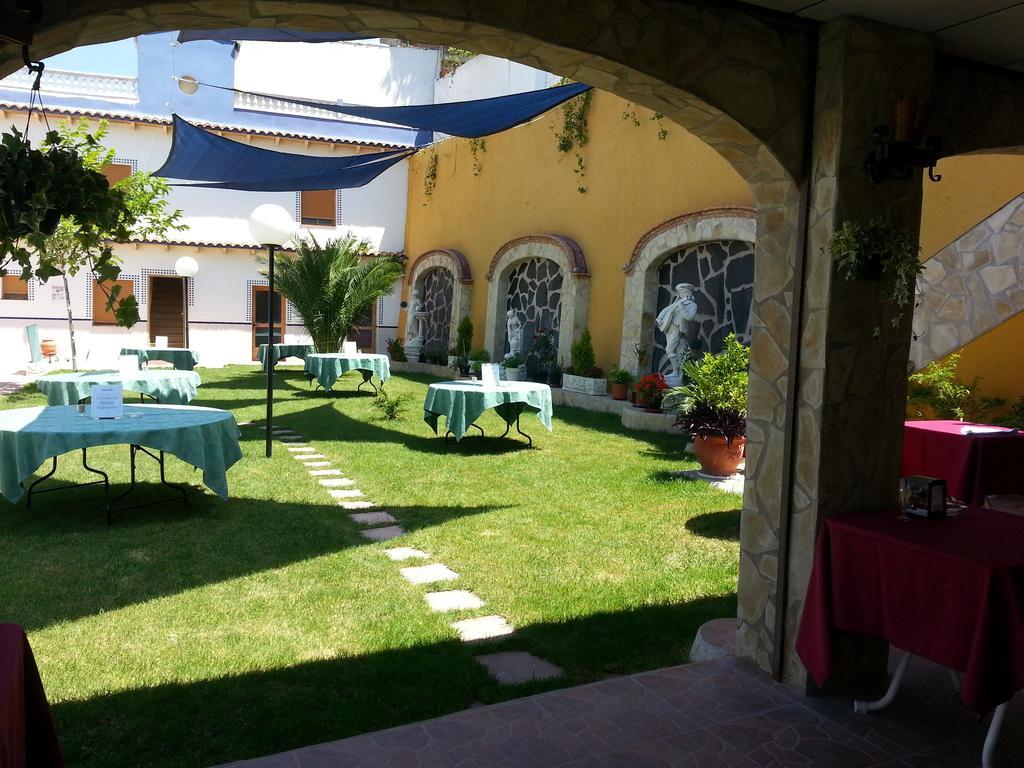 Hotel La Moraleda - Complejo Las Delicias ビジャヌエバ・デル・アルソビスポ エクステリア 写真